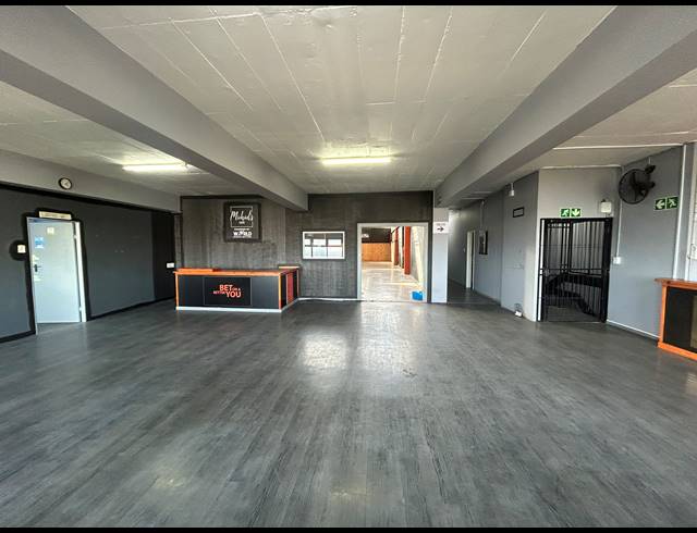 582M² OFFICE TO LET IN PAARDEN EILAND